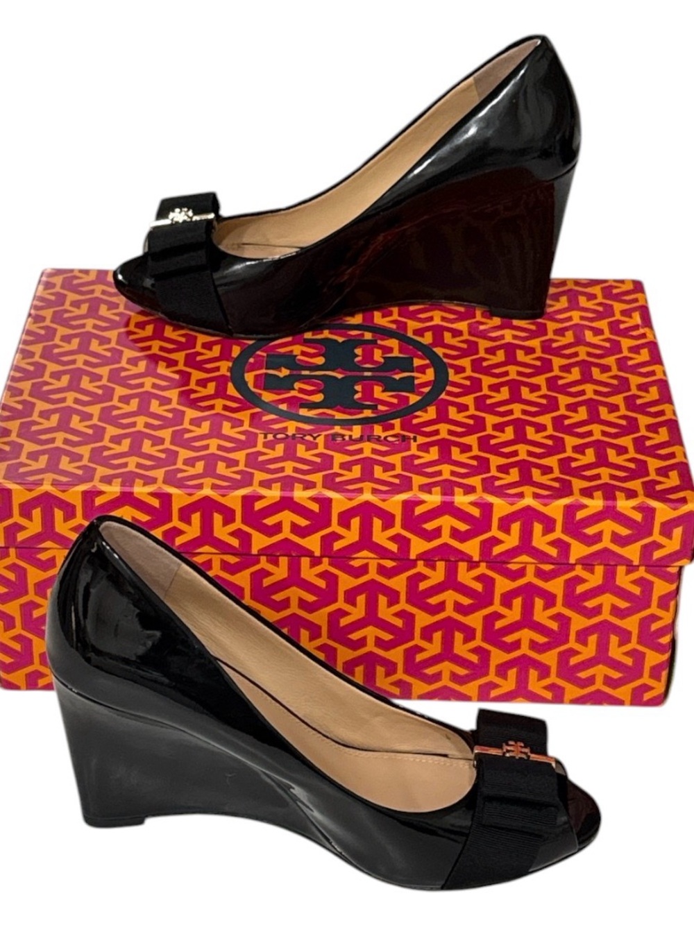 Tory Burch Caroline 2 Black Patent Leather Bow Wedge Pumps Size 6.5
